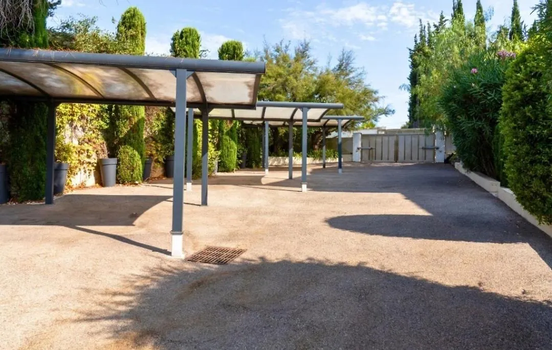 Charming Villa Mougins 0*,